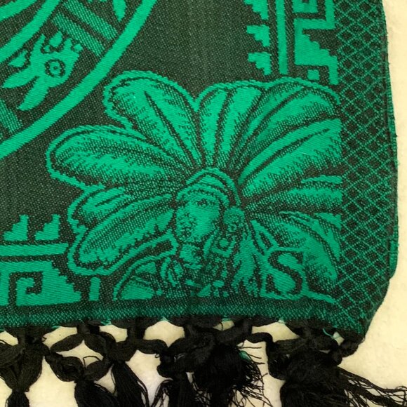 Latin American Aztec Poncho Unisex One Size Fits All Green NWOT - Picture 6 of 8